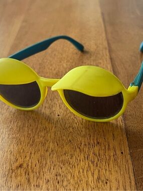 Vintage 1989 Back to the Future II solar shades sunglasses Pizza Hut promo